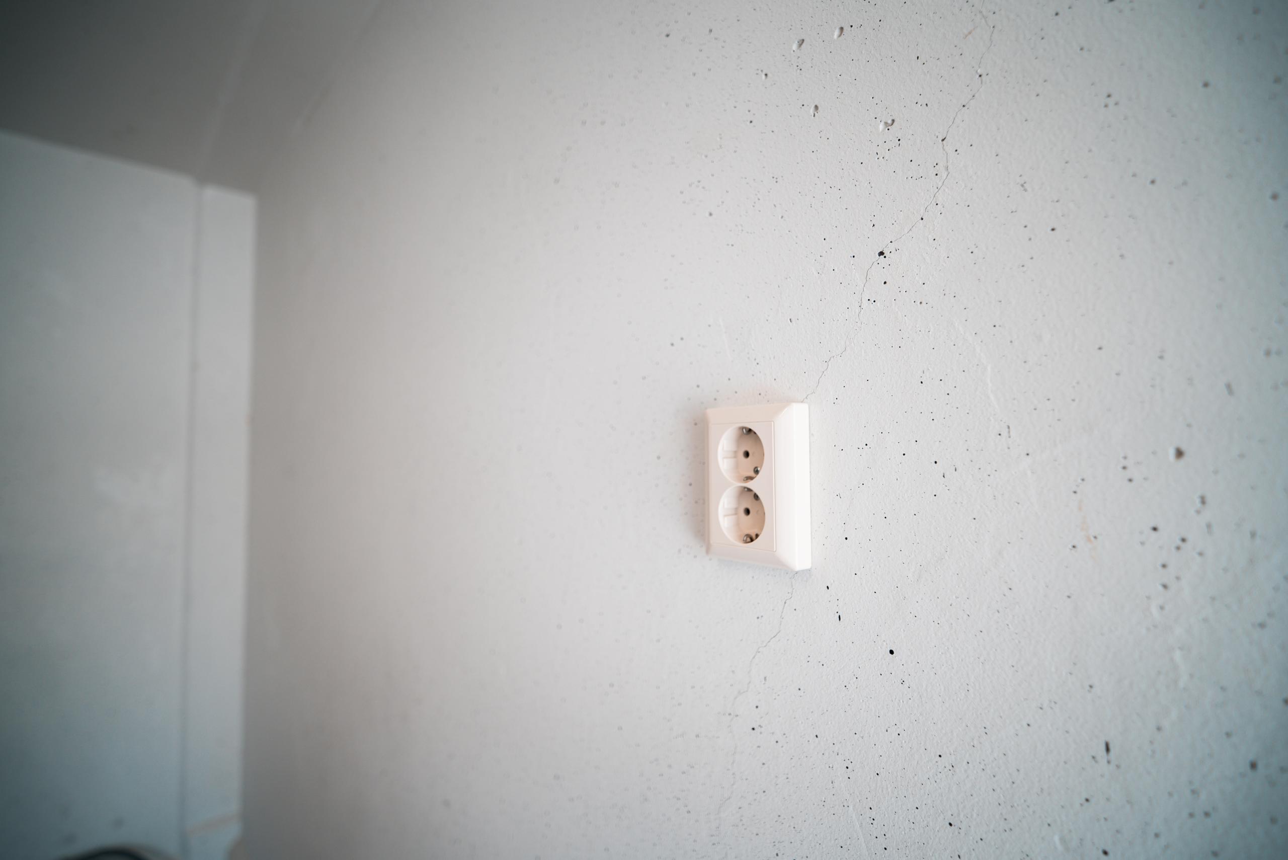 2 geaarde stopcontacten en eigen verlichting